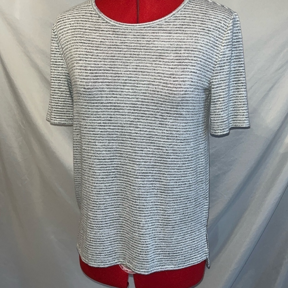 XS32 Banana republic light knit t shirt
